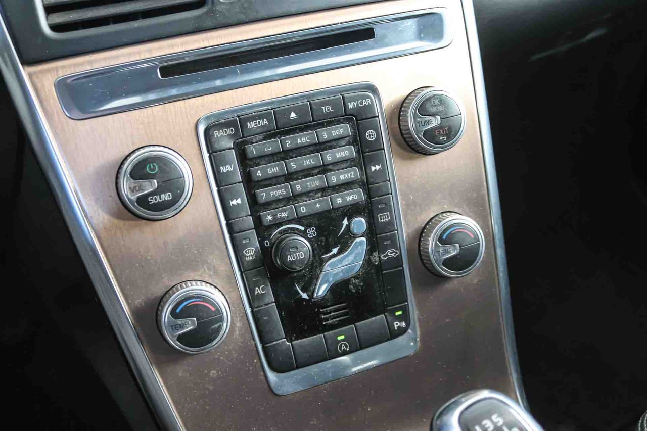 Volvo XC60 2.0 D4 Momentum - Foto 19