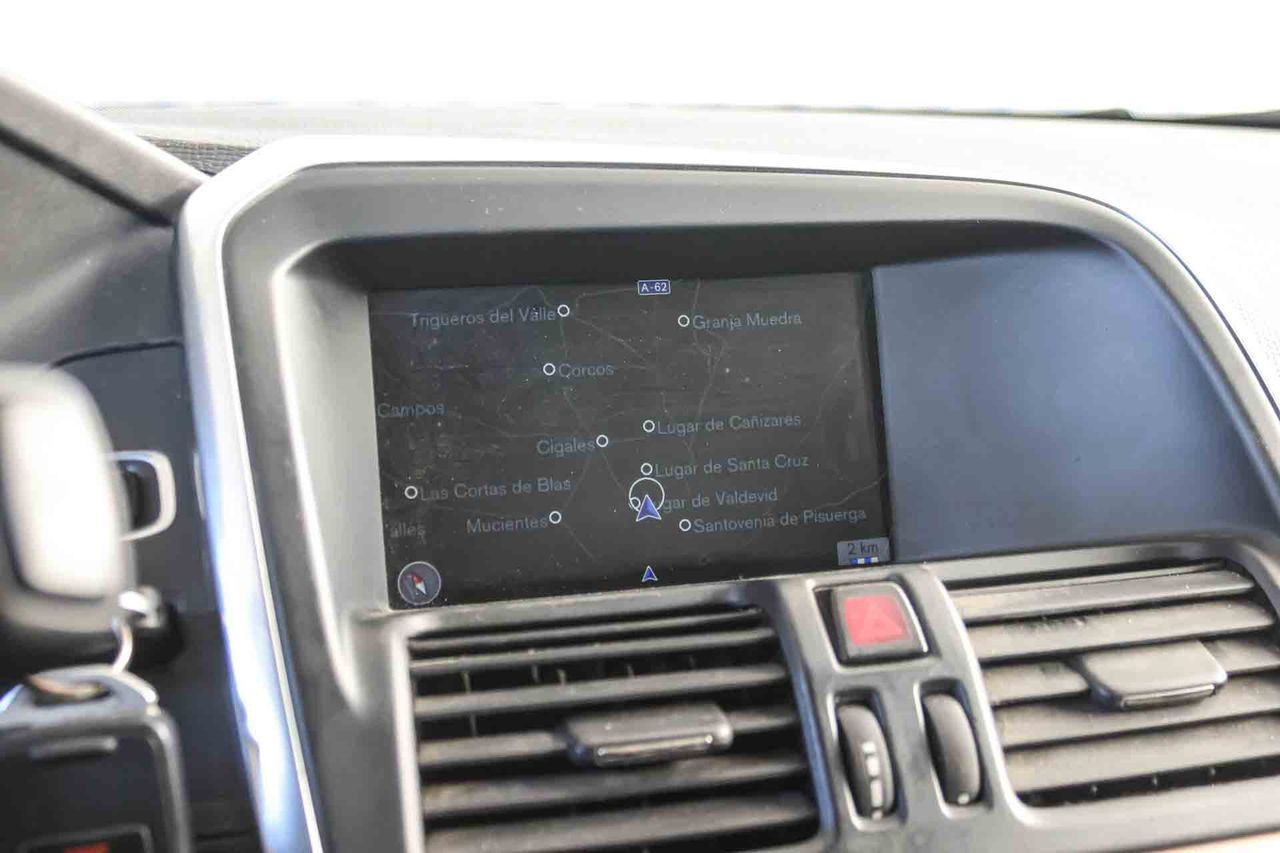 Volvo XC60 2.0 D4 Momentum - Foto 21