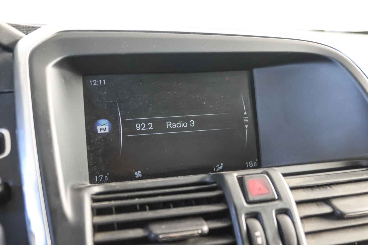 Volvo XC60 2.0 D4 Momentum - Foto 20