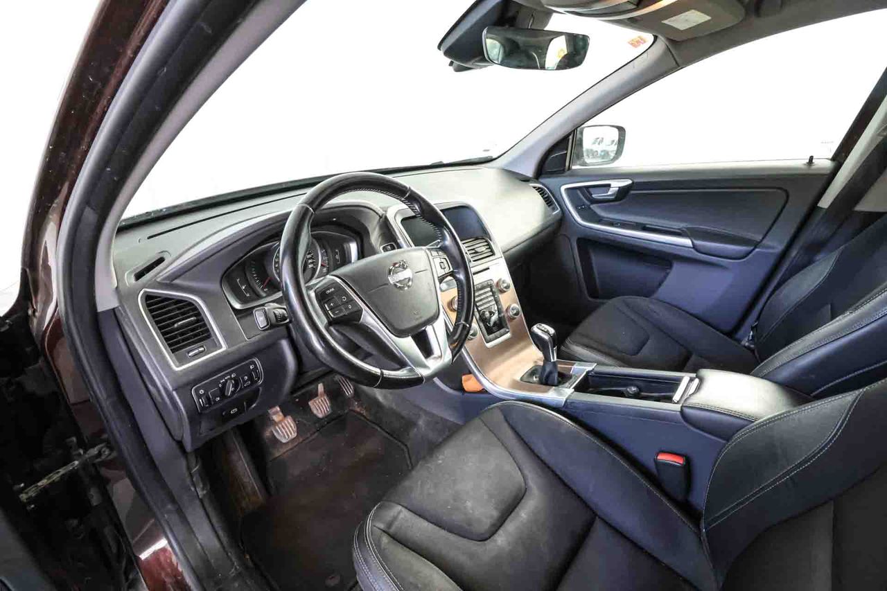 Volvo XC60 2.0 D4 Momentum - Foto 14