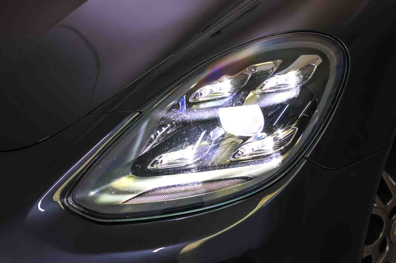 Porsche Panamera 4 E-Hybrid Platinum Edit Sport Turismo **Techo panorámico** - Foto 17