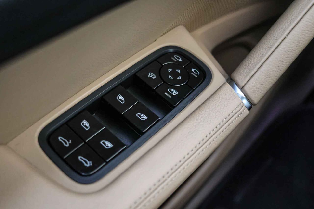 Porsche Cayenne E-Hybrid **Techo panorámico** - Foto 35