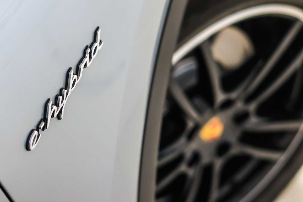 Porsche Cayenne E-Hybrid **Techo panorámico** - Foto 21