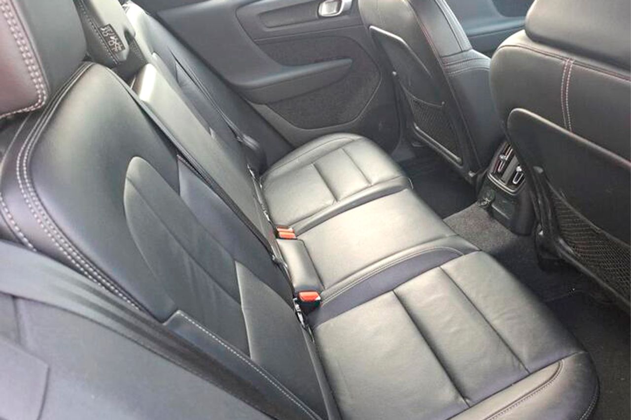 Volvo XC40 1.5 T4 Twin Recharge Inscription Auto - Foto 8
