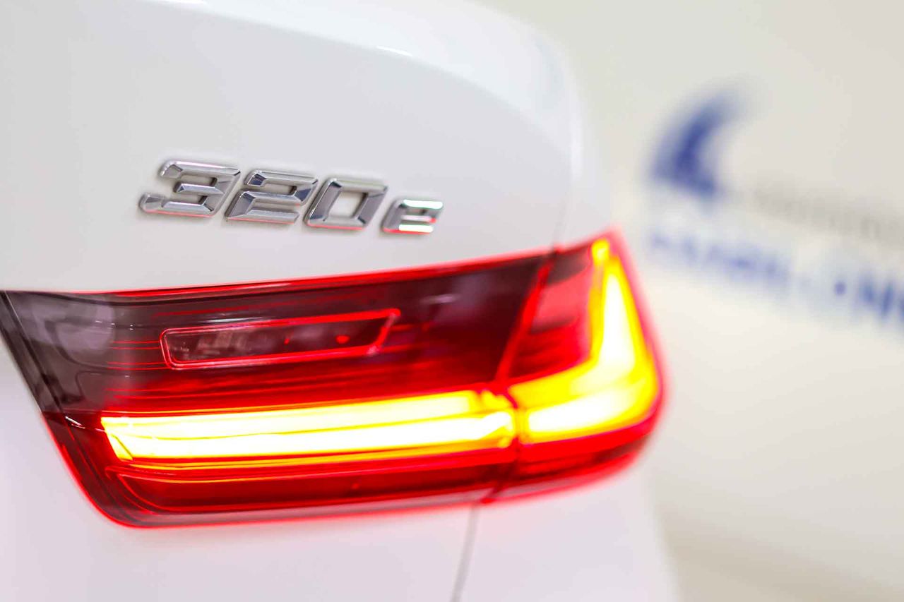 BMW Serie 3 320e - Foto 15