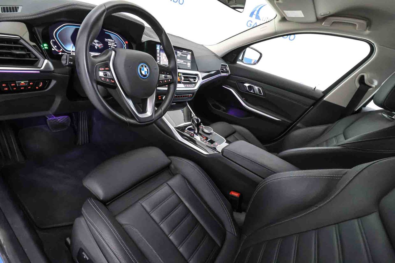 BMW Serie 3 320e - Foto 30