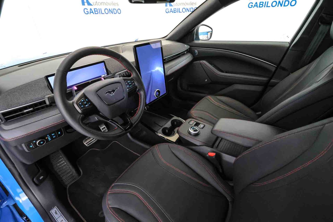 Ford Mustang Mach-E Premium AWD Ran. Están. (Bat. LFP) 232kW **Techo panorámico** - Foto 33