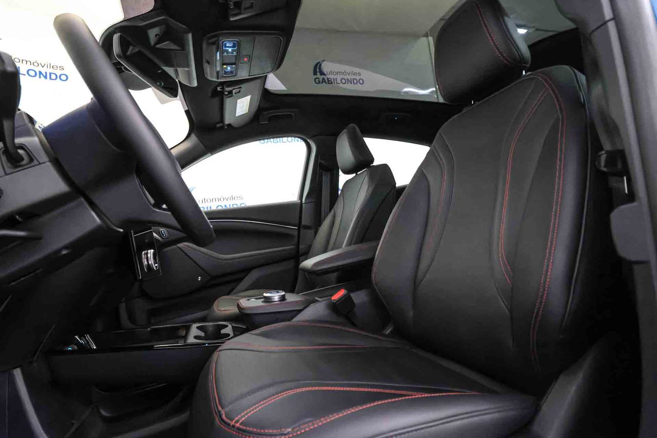 Ford Mustang Mach-E Premium AWD Ran. Están. (Bat. LFP) 232kW **Techo panorámico** - Foto 34