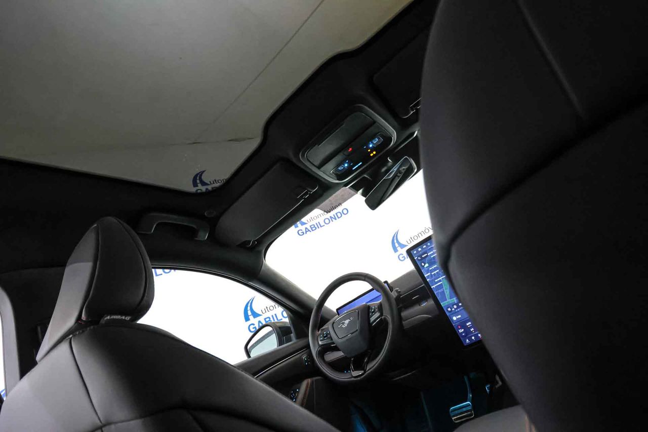 Ford Mustang Mach-E Premium AWD Ran. Están. (Bat. LFP) 232kW **Techo panorámico** - Foto 36