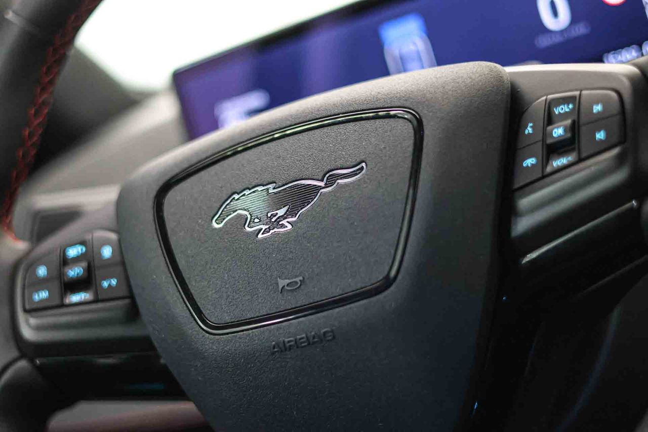 Ford Mustang Mach-E Premium AWD Ran. Están. (Bat. LFP) 232kW **Techo panorámico** - Foto 43