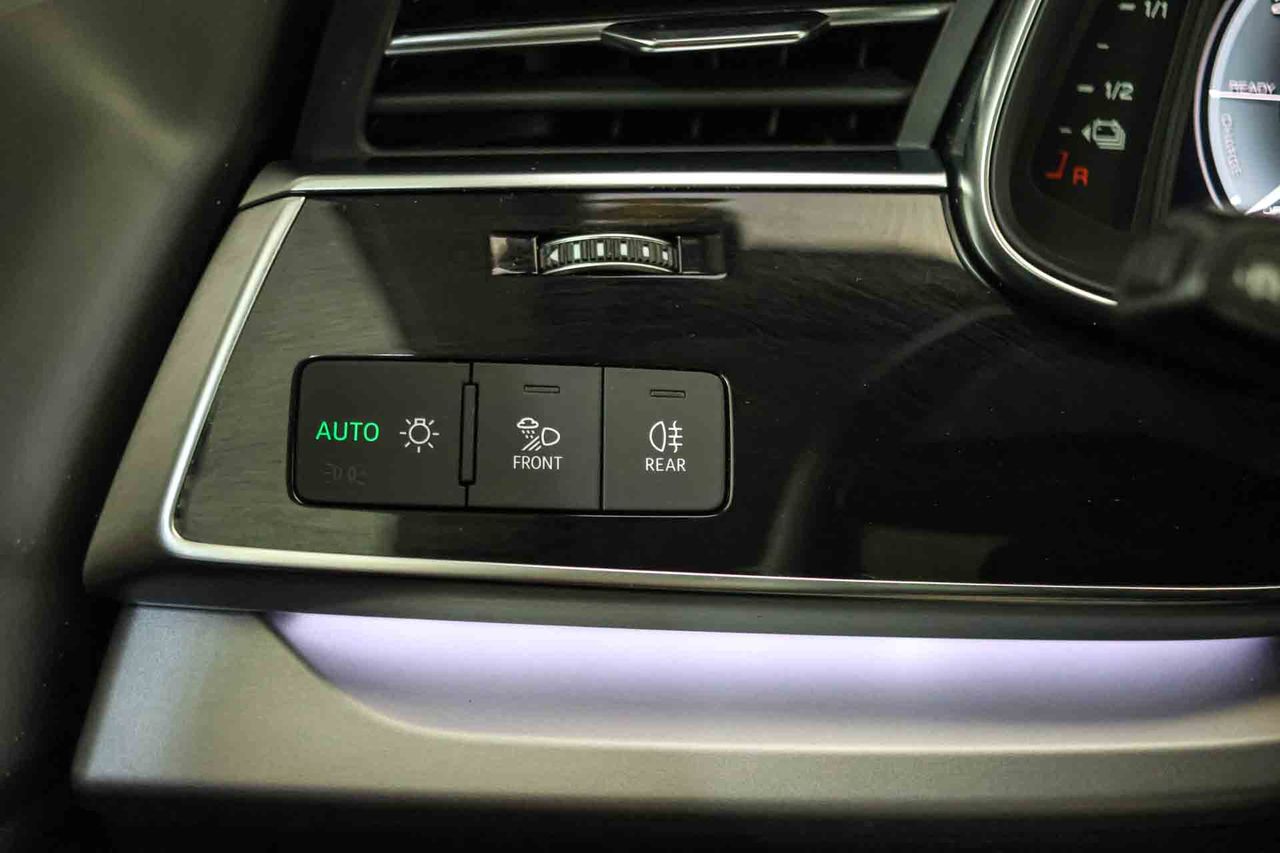 Audi Q8 55 TFSIe 280kW (381CV) quattro tiptronic **Techo panorámico** - Foto 37