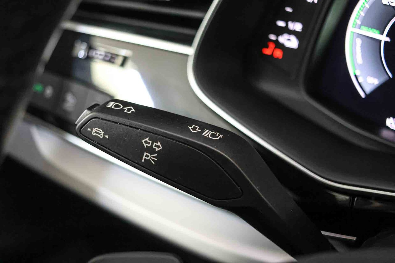 Audi Q8 55 TFSIe 280kW (381CV) quattro tiptronic **Techo panorámico** - Foto 43
