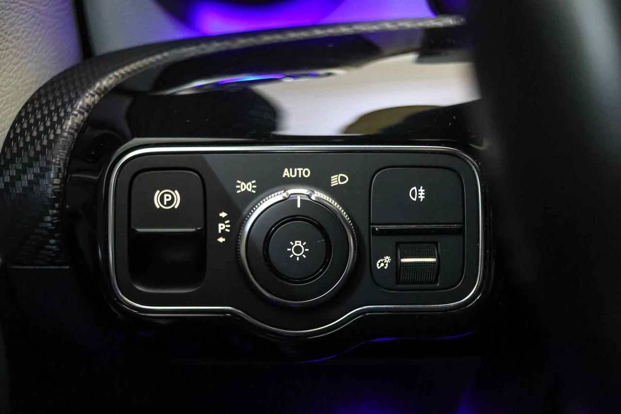 Mercedes Clase A A 180 d **Techo panorámico** - Foto 33