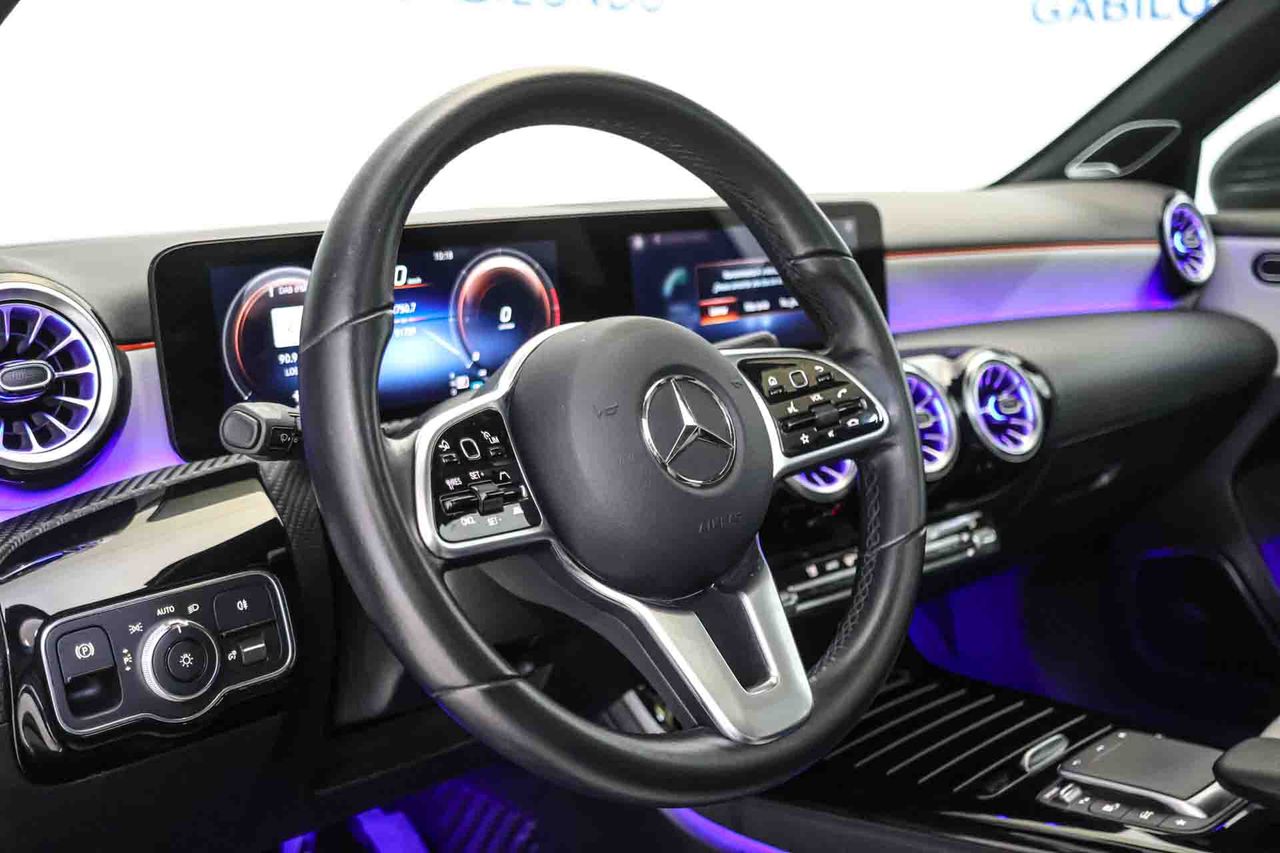 Mercedes Clase A A 180 d **Techo panorámico** - Foto 6