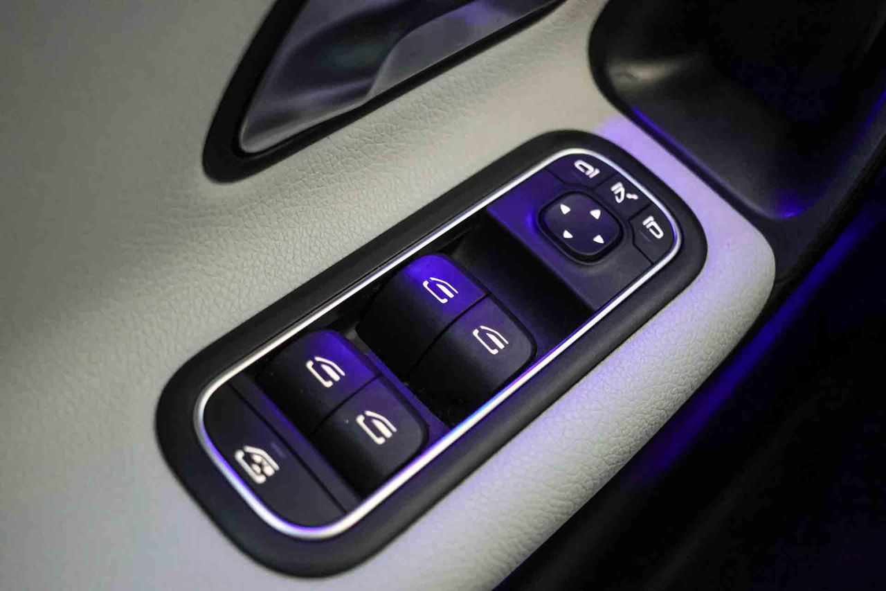 Mercedes Clase A A 180 d **Techo panorámico** - Foto 31