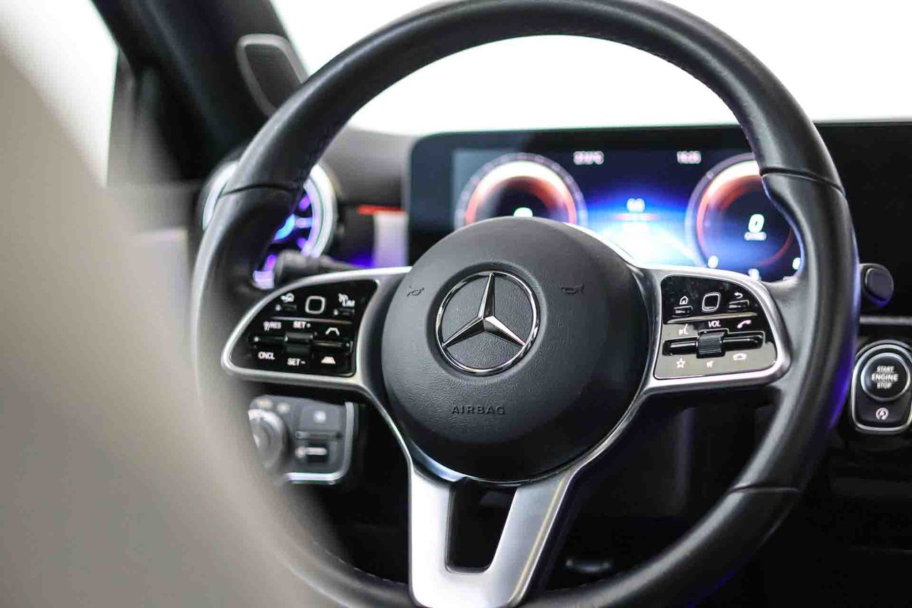 Mercedes Clase A A 180 d **Techo panorámico** - Foto 35