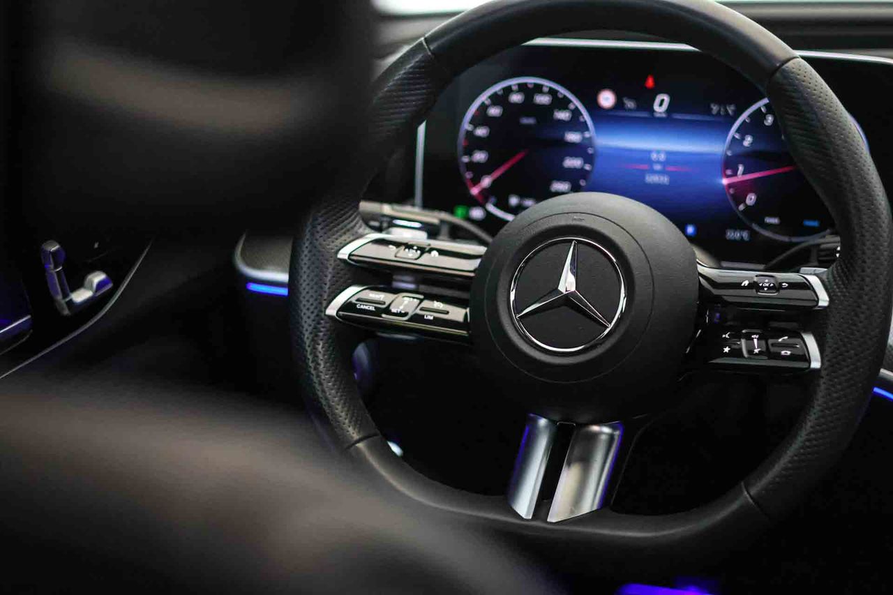 Mercedes Clase C C 200 AMG Line **Techo panorámico** - Foto 36
