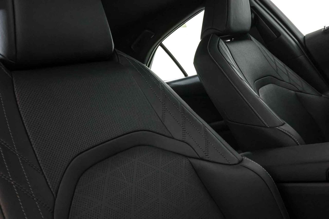 Lexus UX 2.0 250h Business - Foto 54