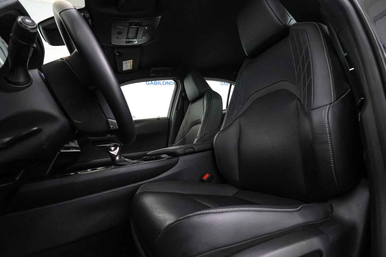 Lexus UX 2.0 250h Business - Foto 30