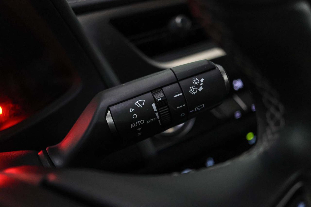 Lexus UX 2.0 250h Business - Foto 39