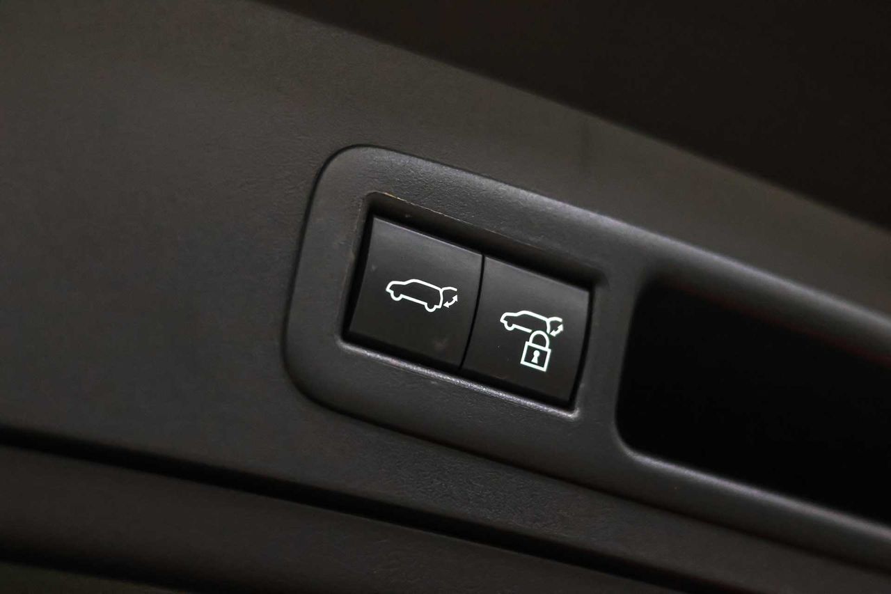 Lexus UX 2.0 250h Business - Foto 57