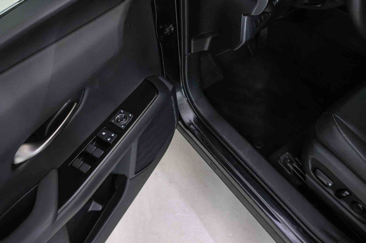 Lexus UX 2.0 250h Business - Foto 31