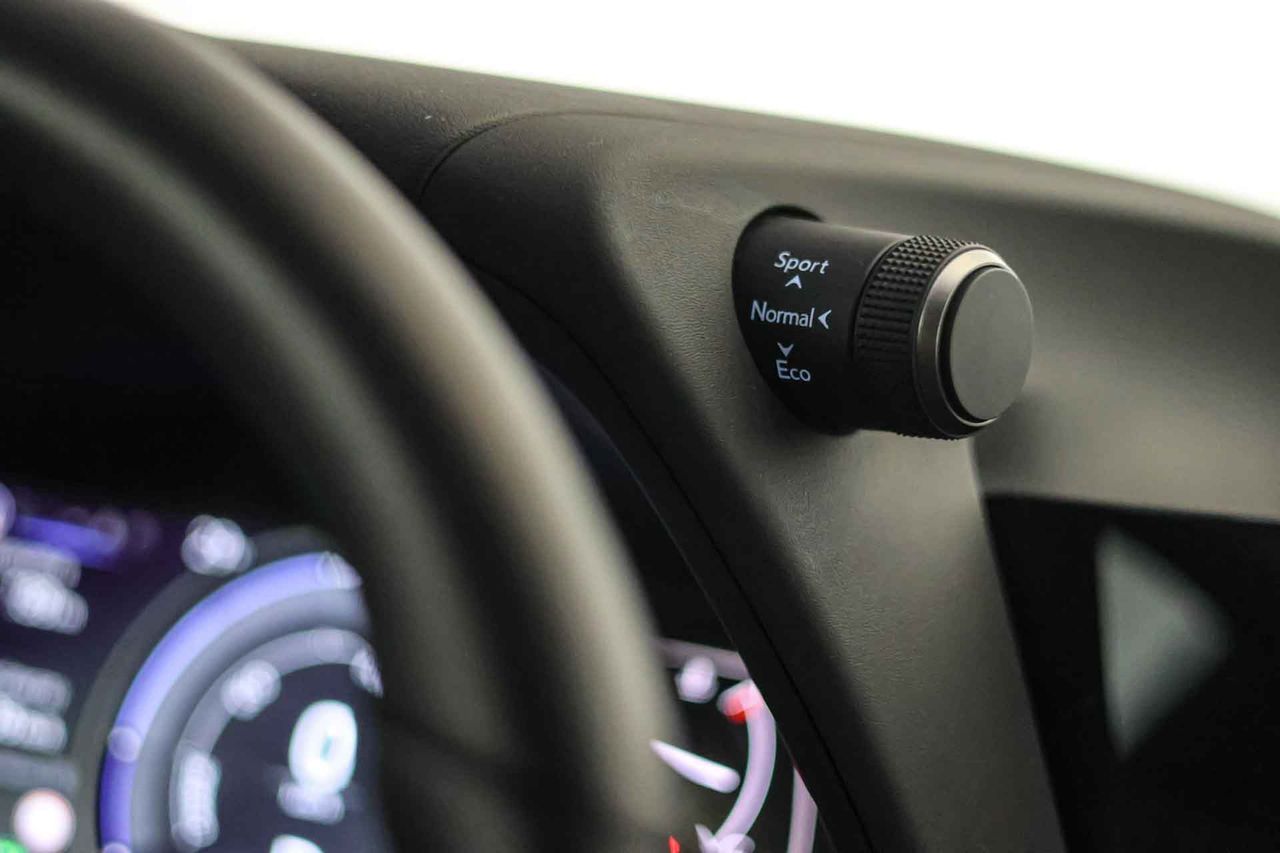 Lexus UX 2.0 250h Business - Foto 39