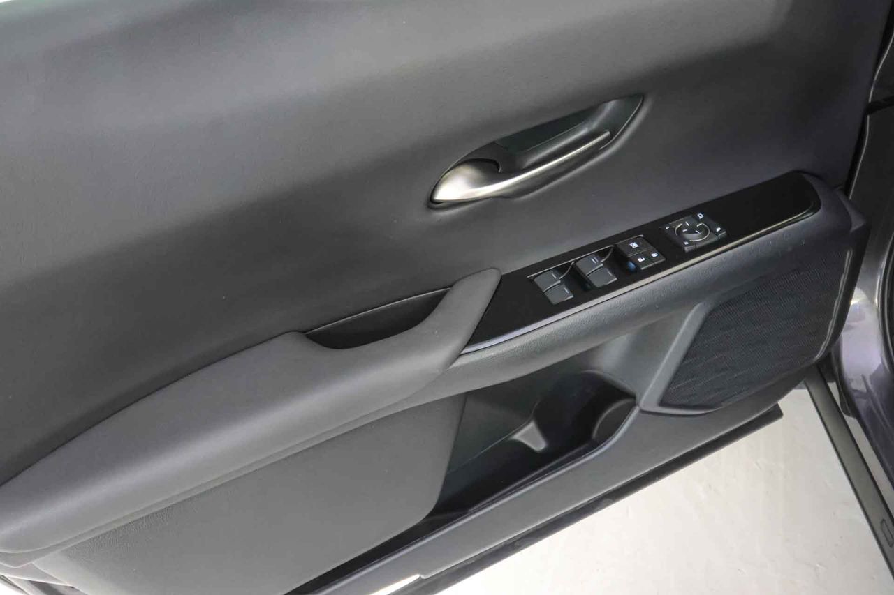 Lexus UX 2.0 250h Business - Foto 29