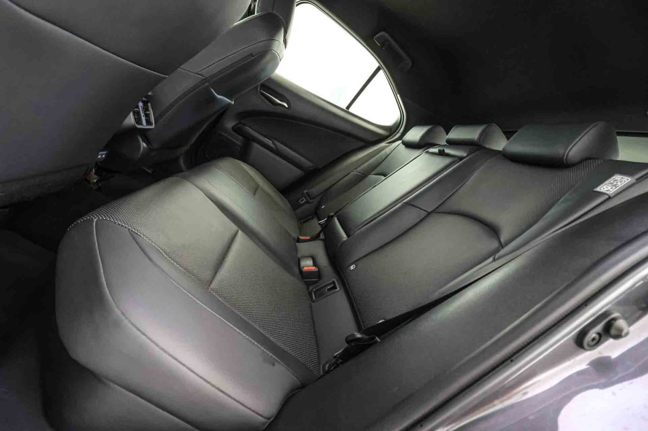 Lexus UX 2.0 250h Business - Foto 44