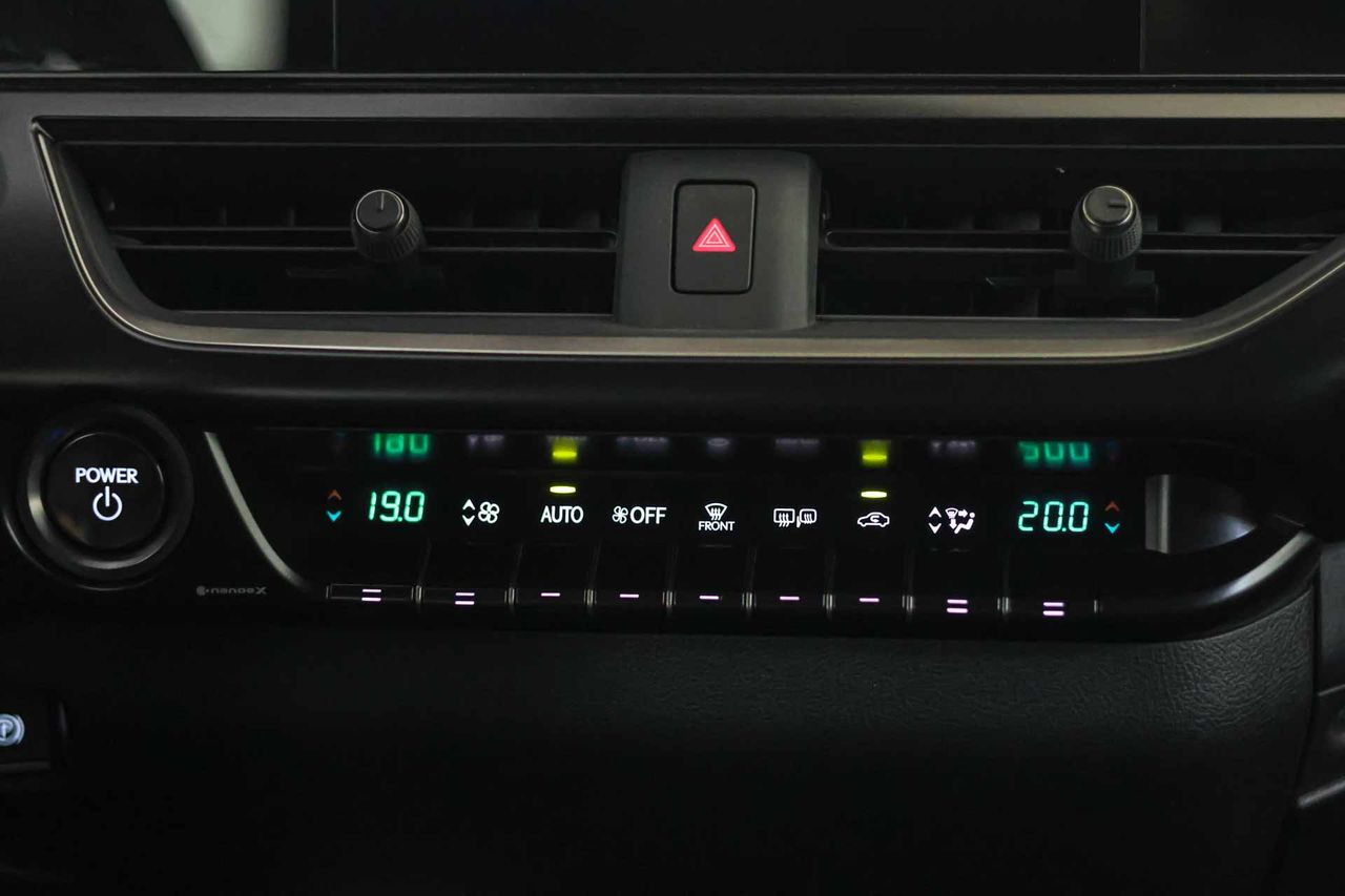 Lexus UX 2.0 250h Business - Foto 42