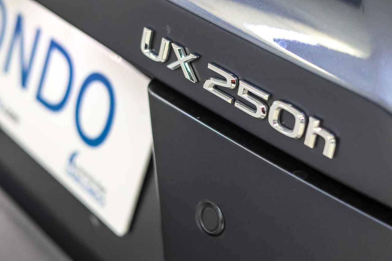 Lexus UX 2.0 250h Business - Foto 12