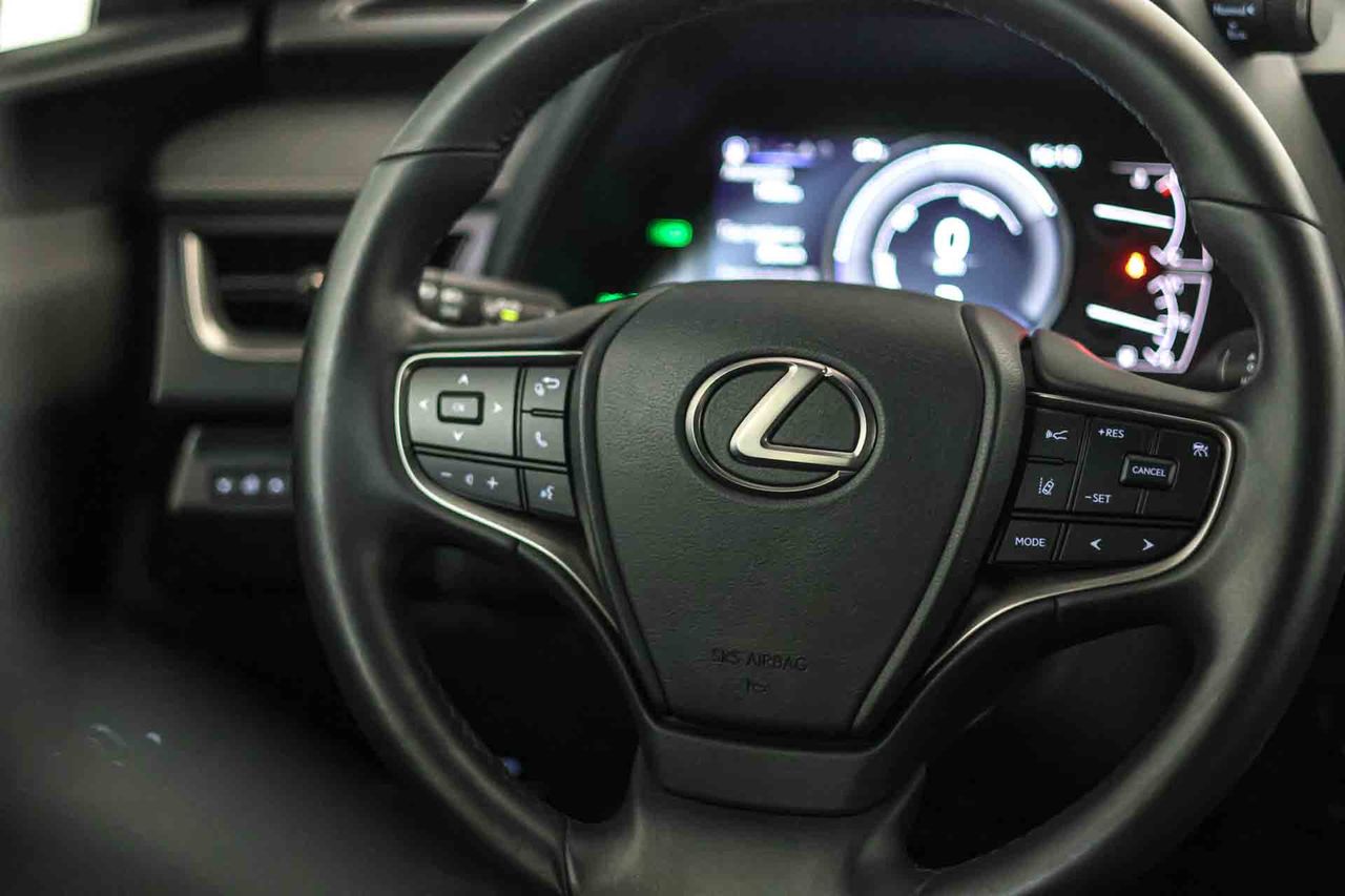 Lexus UX 2.0 250h Business - Foto 33