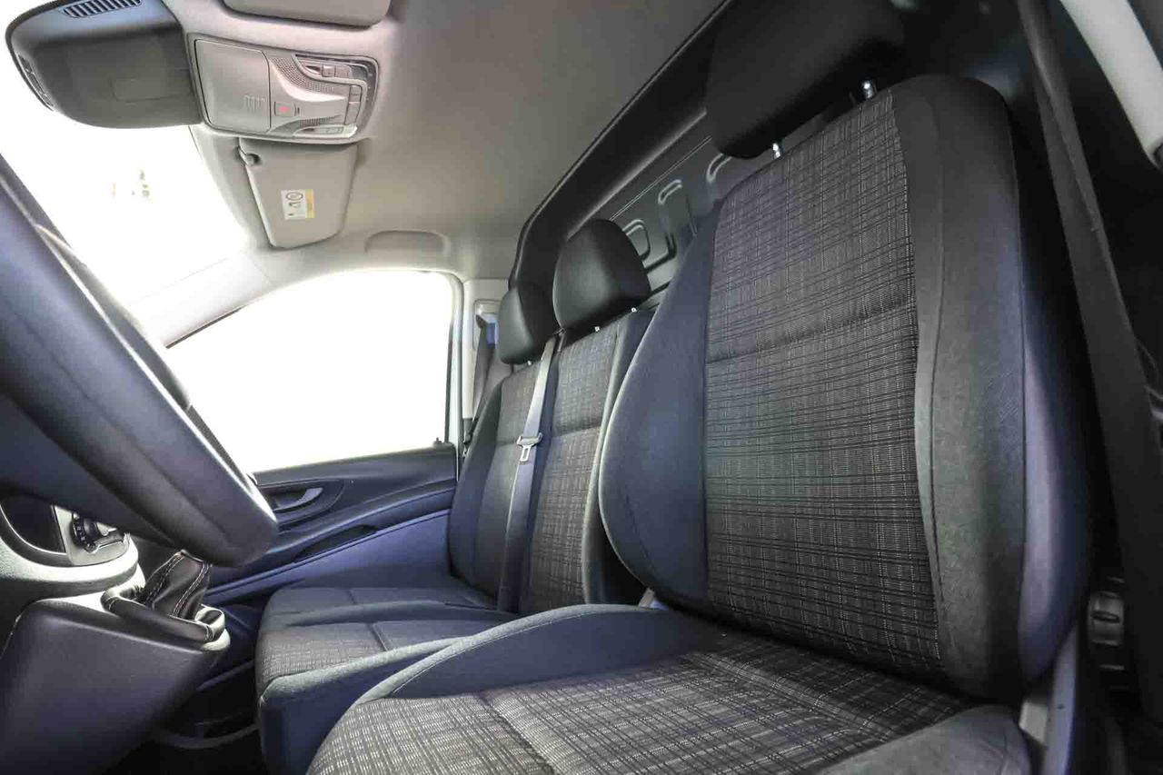 Mercedes Vito 114CDI TD Furgon Select Compacta - Foto 30