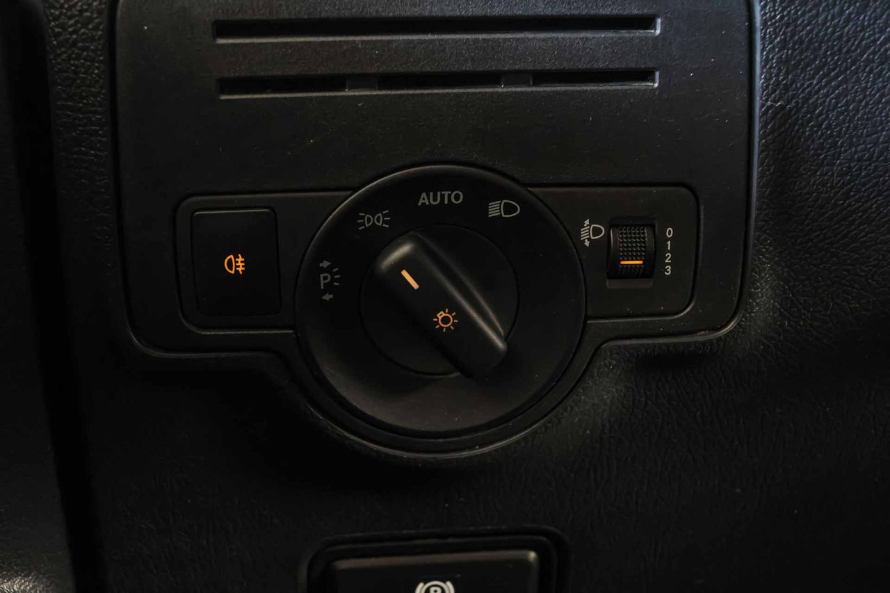 Mercedes Vito 114CDI TD Furgon Select Compacta - Foto 33