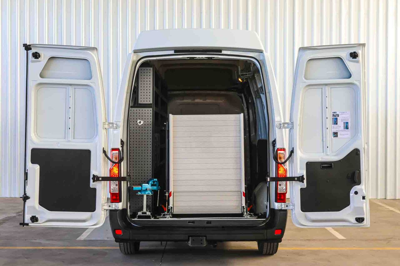 Opel Movano F 3500 L3H3 CDTI 150 **Rampa de carga** - Foto 29