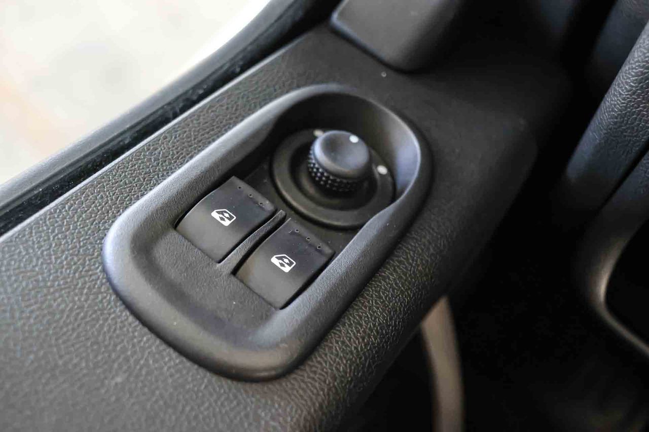 Opel Movano F 3500 L3H3 CDTI 150 **Rampa de carga** - Foto 33