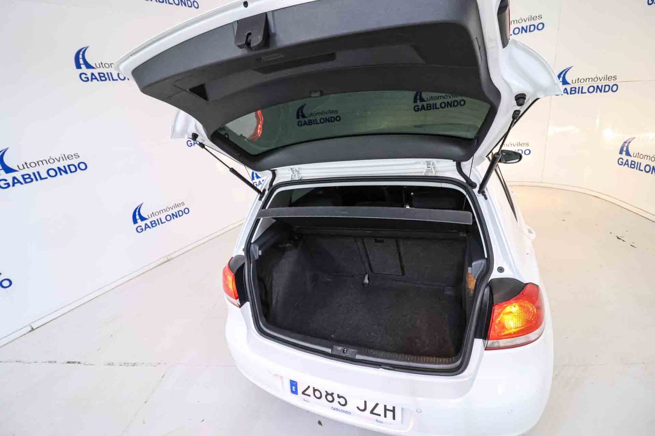 Volkswagen Golf 1.6 TDI 105 DSG Advance BMotion Tech - Foto 48