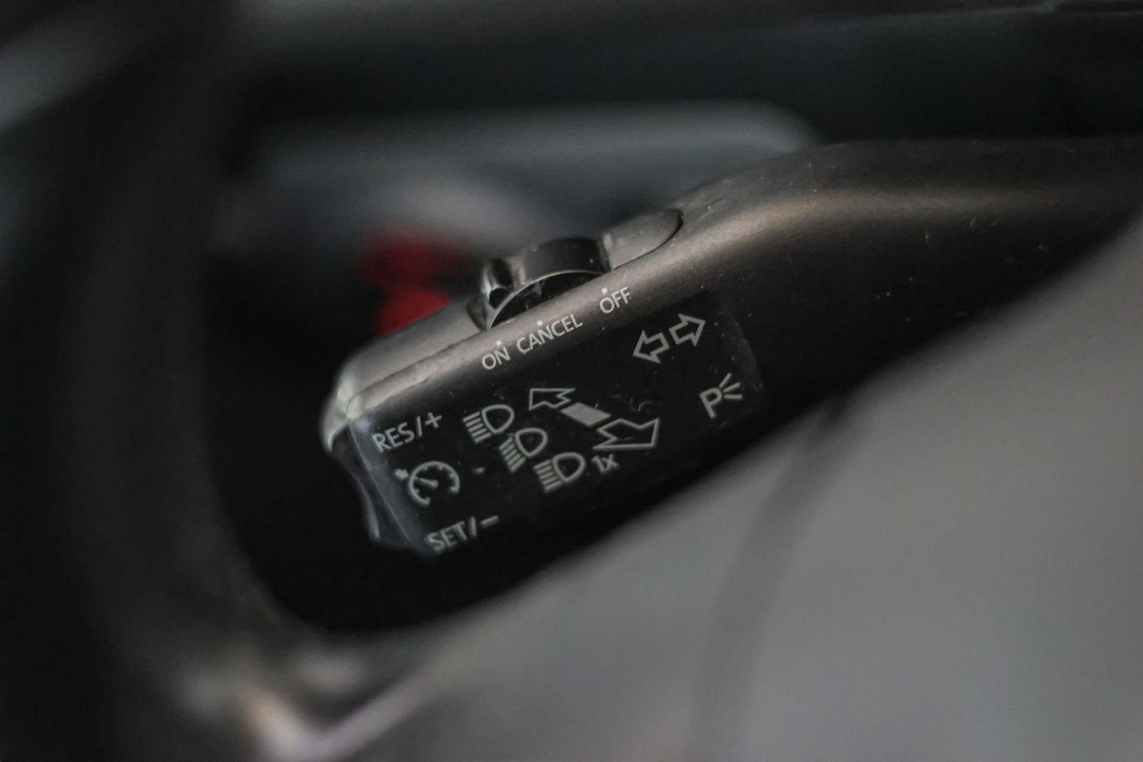 Volkswagen Golf 1.6 TDI 105 DSG Advance BMotion Tech - Foto 35