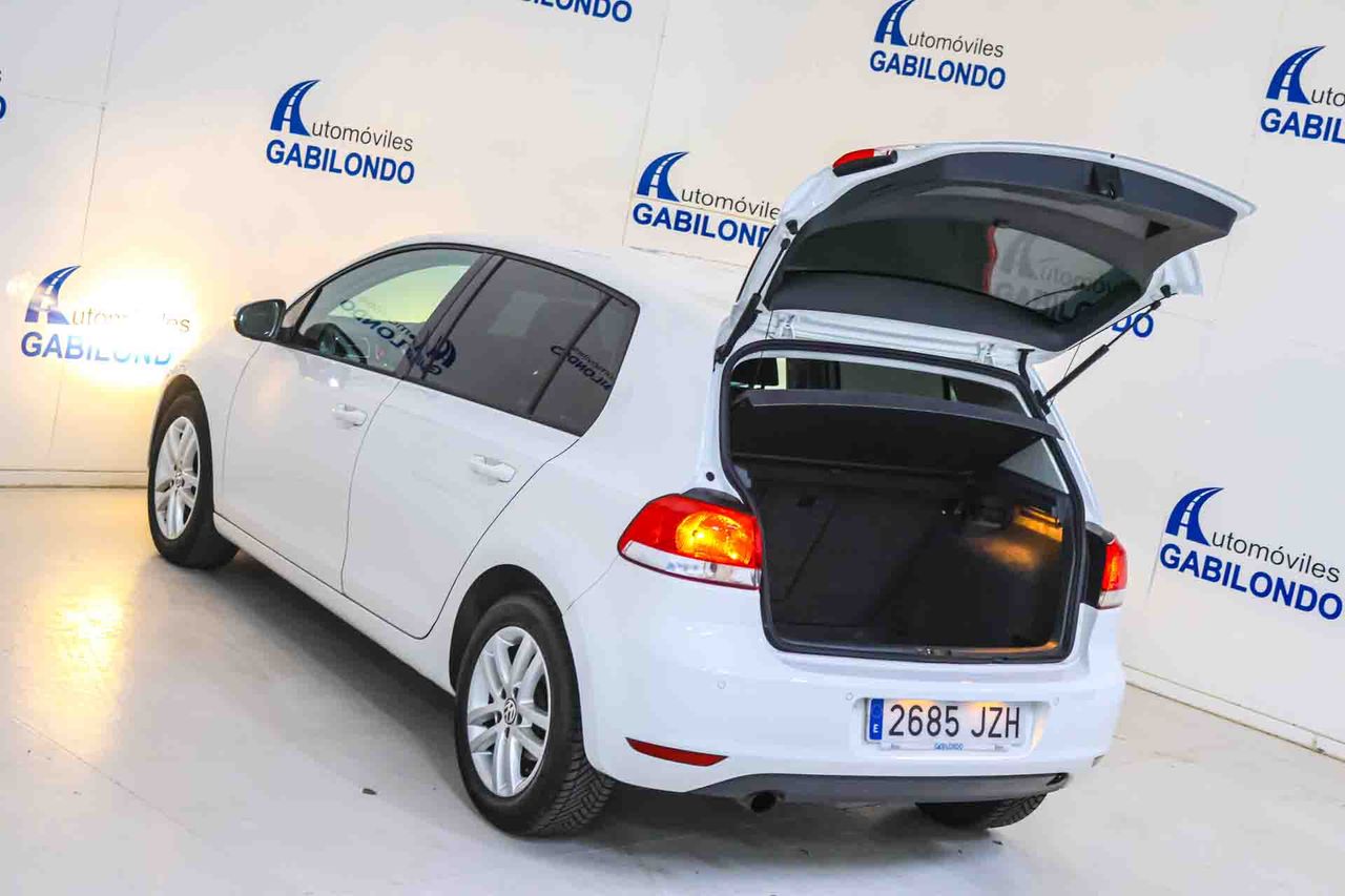 Volkswagen Golf 1.6 TDI 105 DSG Advance BMotion Tech - Foto 20