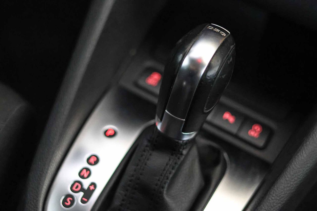 Volkswagen Golf 1.6 TDI 105 DSG Advance BMotion Tech - Foto 39