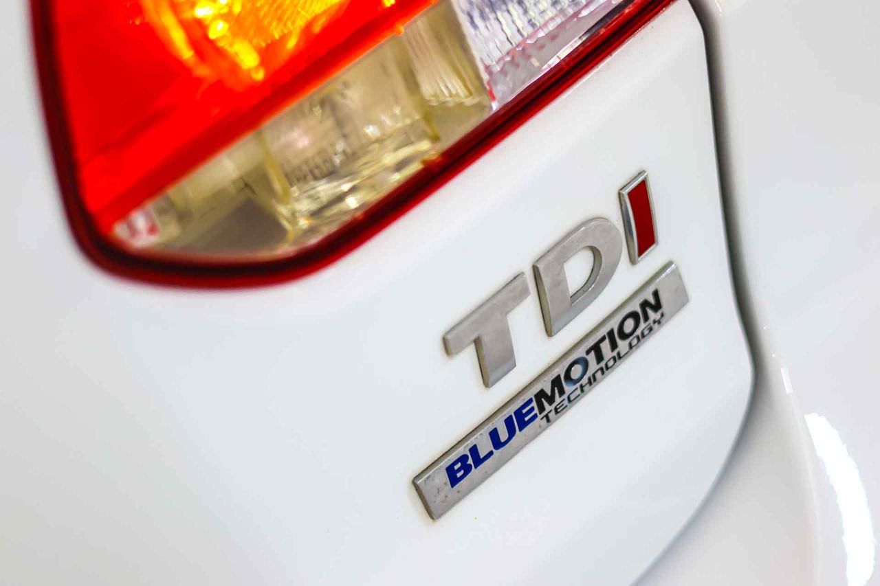 Volkswagen Golf 1.6 TDI 105 DSG Advance BMotion Tech - Foto 15