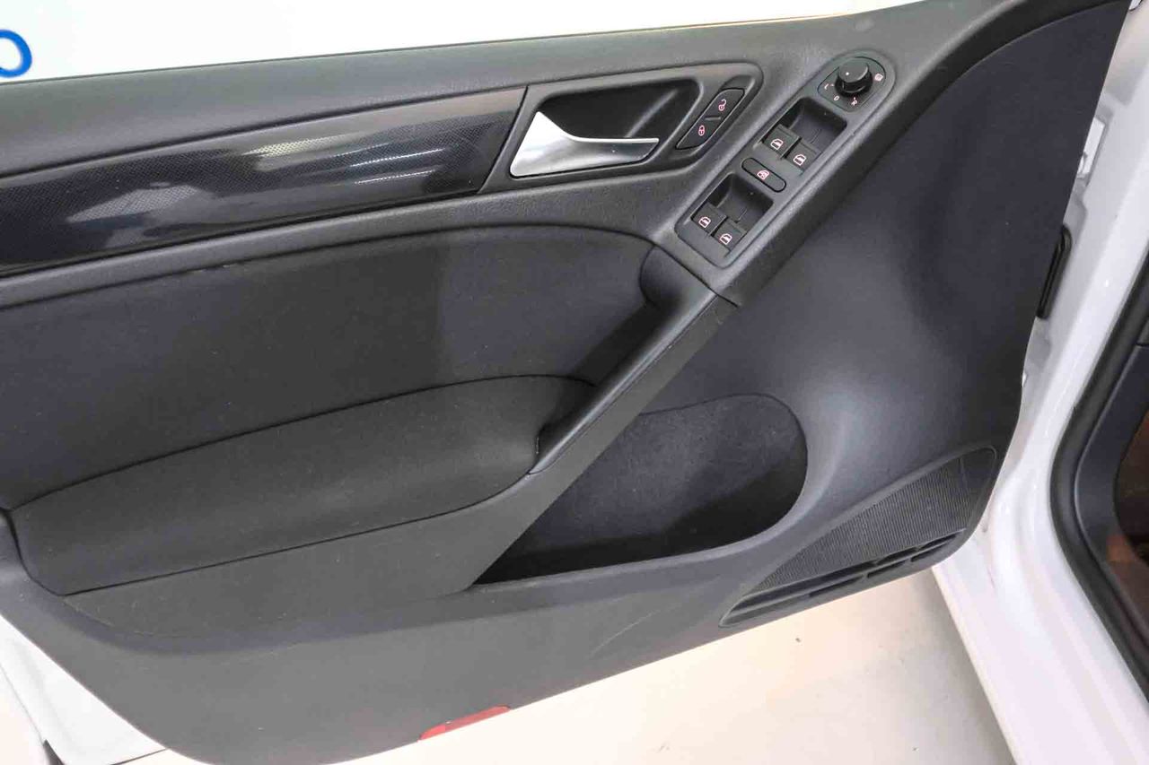Volkswagen Golf 1.6 TDI 105 DSG Advance BMotion Tech - Foto 28