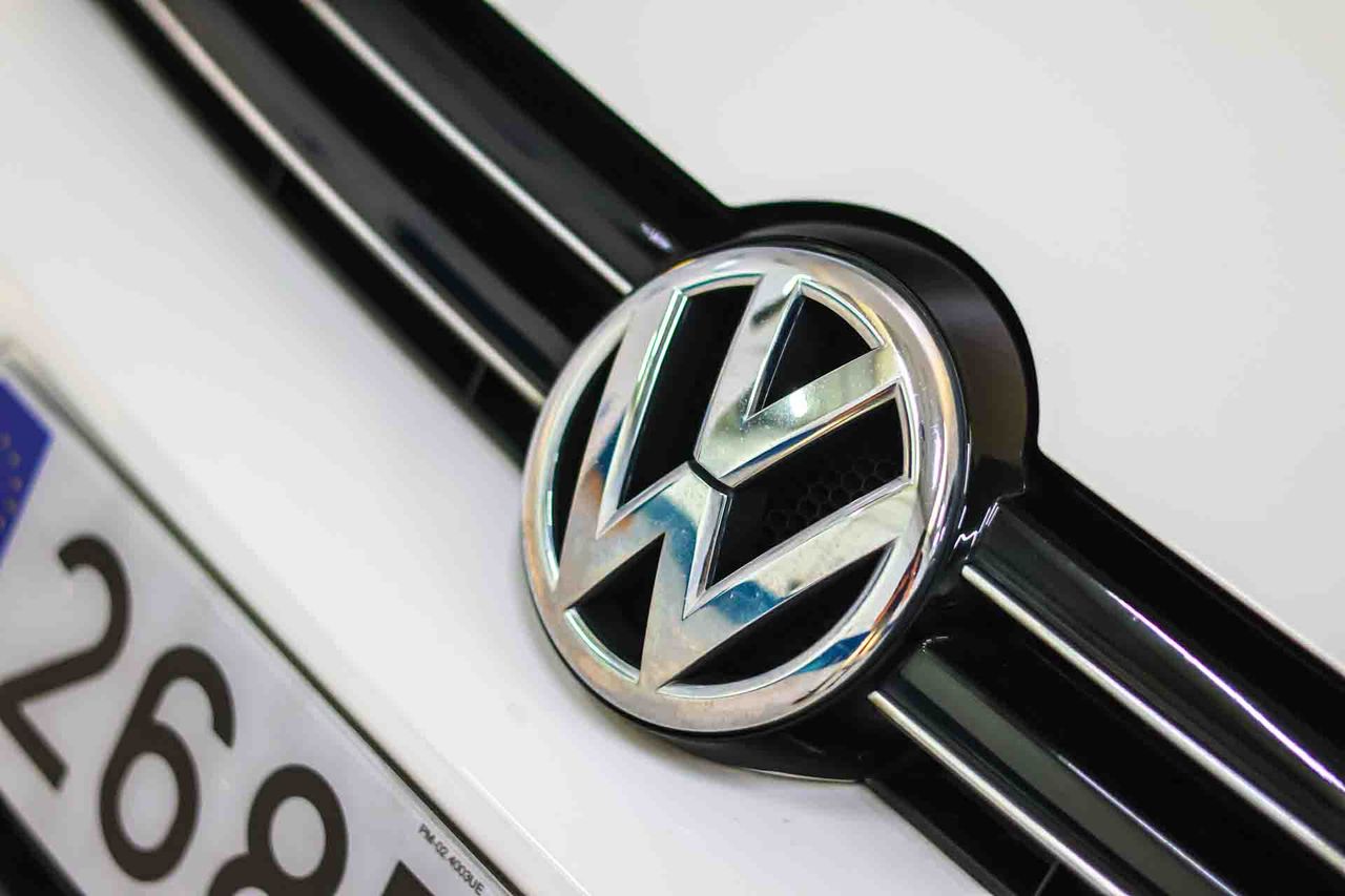 Volkswagen Golf 1.6 TDI 105 DSG Advance BMotion Tech - Foto 9
