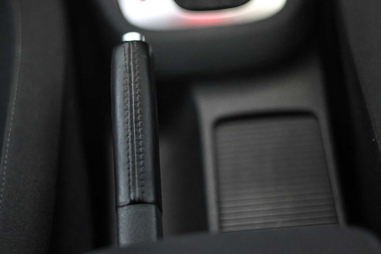 Volkswagen Golf 1.6 TDI 105 DSG Advance BMotion Tech - Foto 38