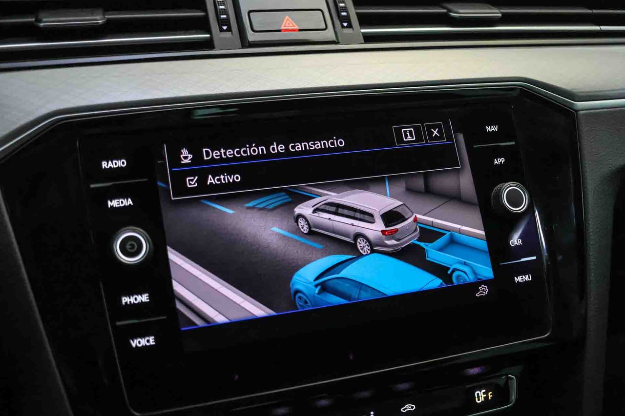 Volkswagen Passat Variant Executive 1.5 TSI 110kW DSG - Foto 62