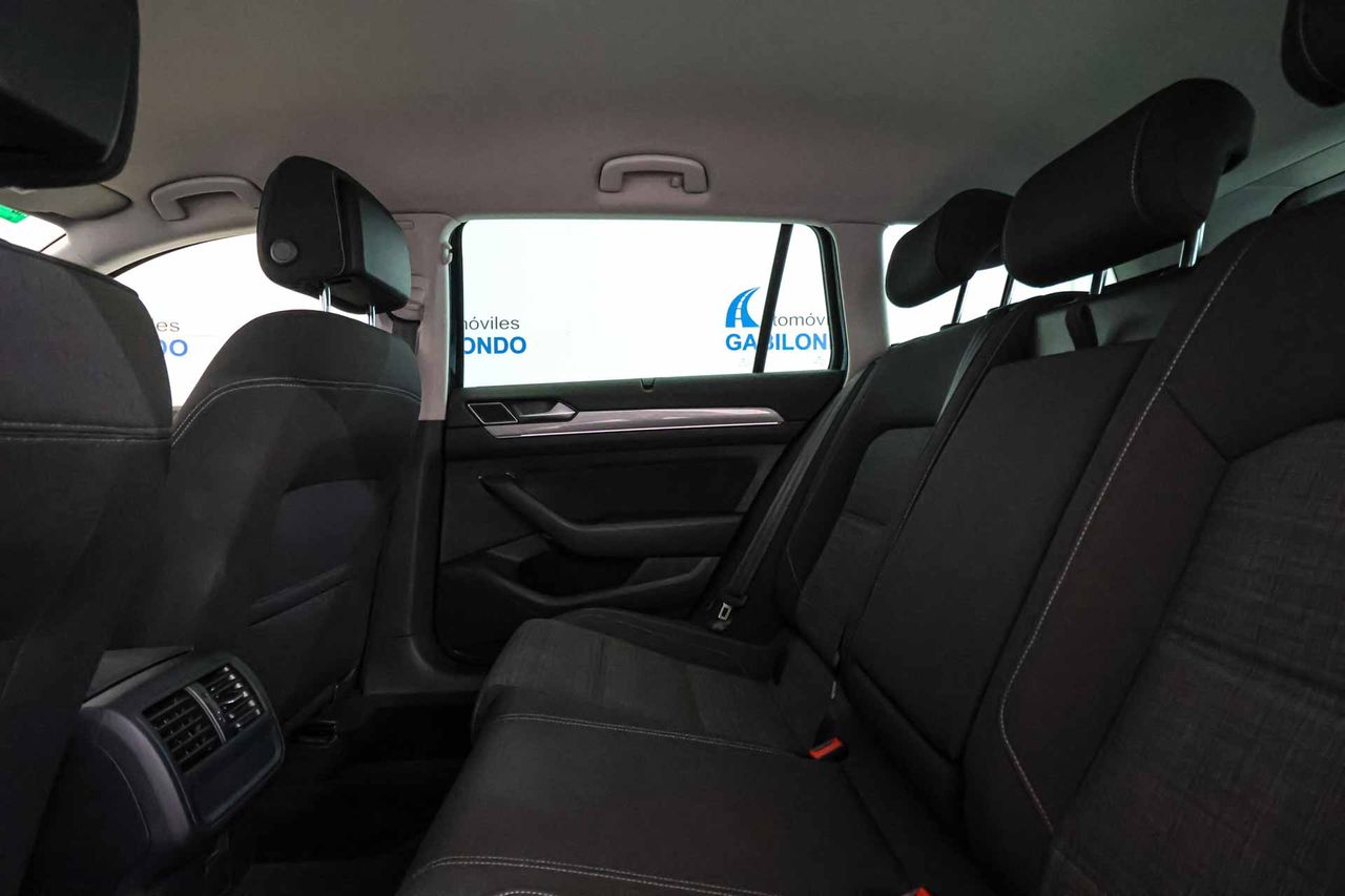 Volkswagen Passat Variant Executive 1.5 TSI 110kW DSG - Foto 49