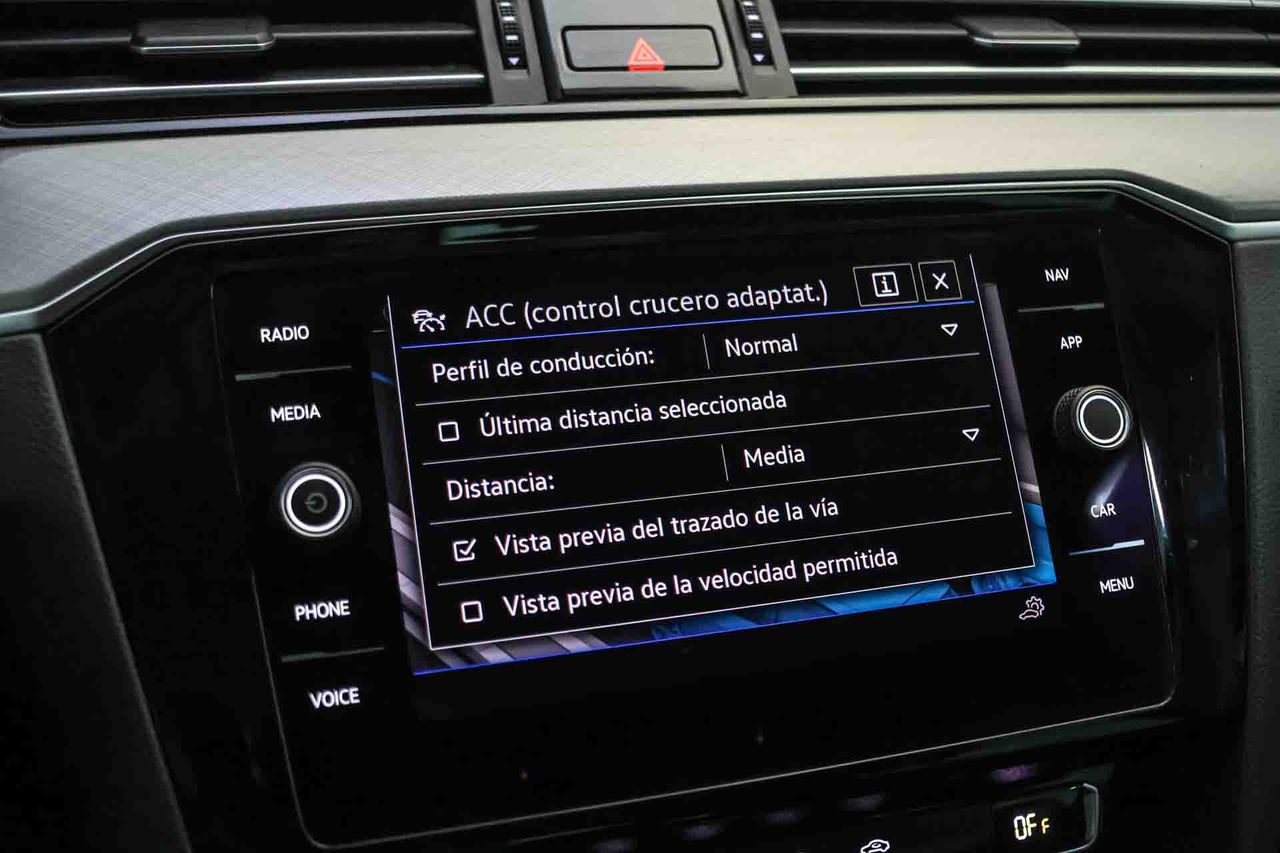 Volkswagen Passat Variant Executive 1.5 TSI 110kW DSG - Foto 59