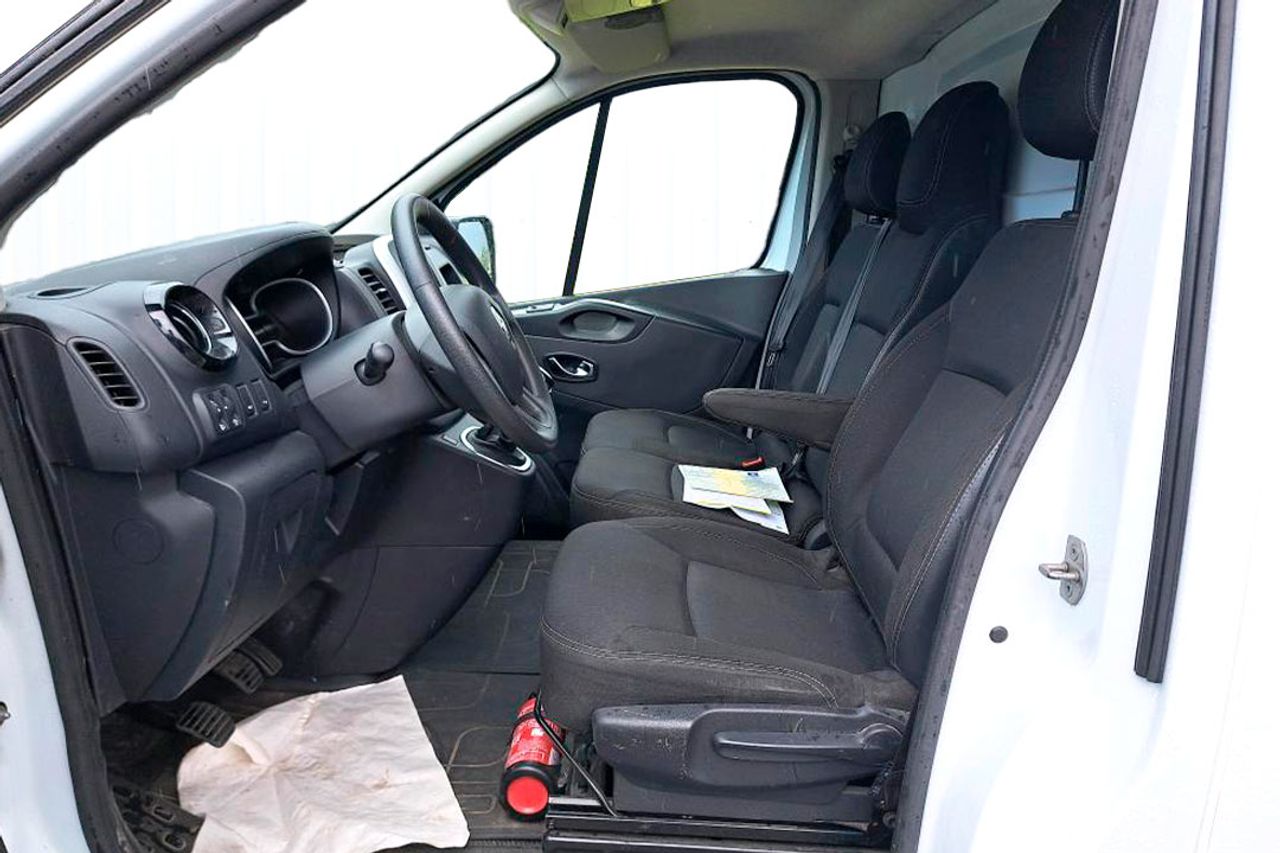 Renault Trafic Furgón L1H1 2900 2.0 Blue dCi - Foto 8