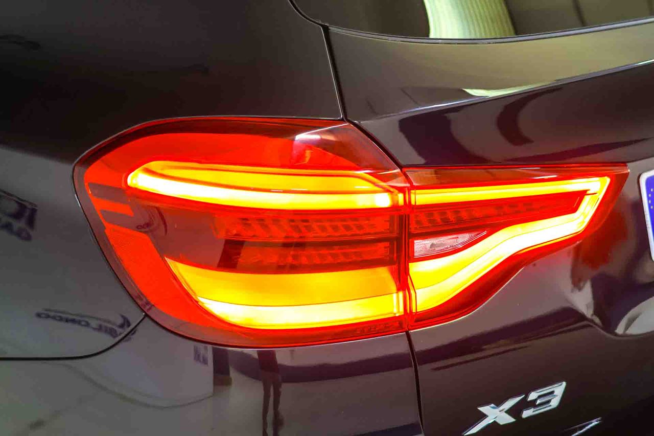 BMW X3 xDrive20d - Foto 17