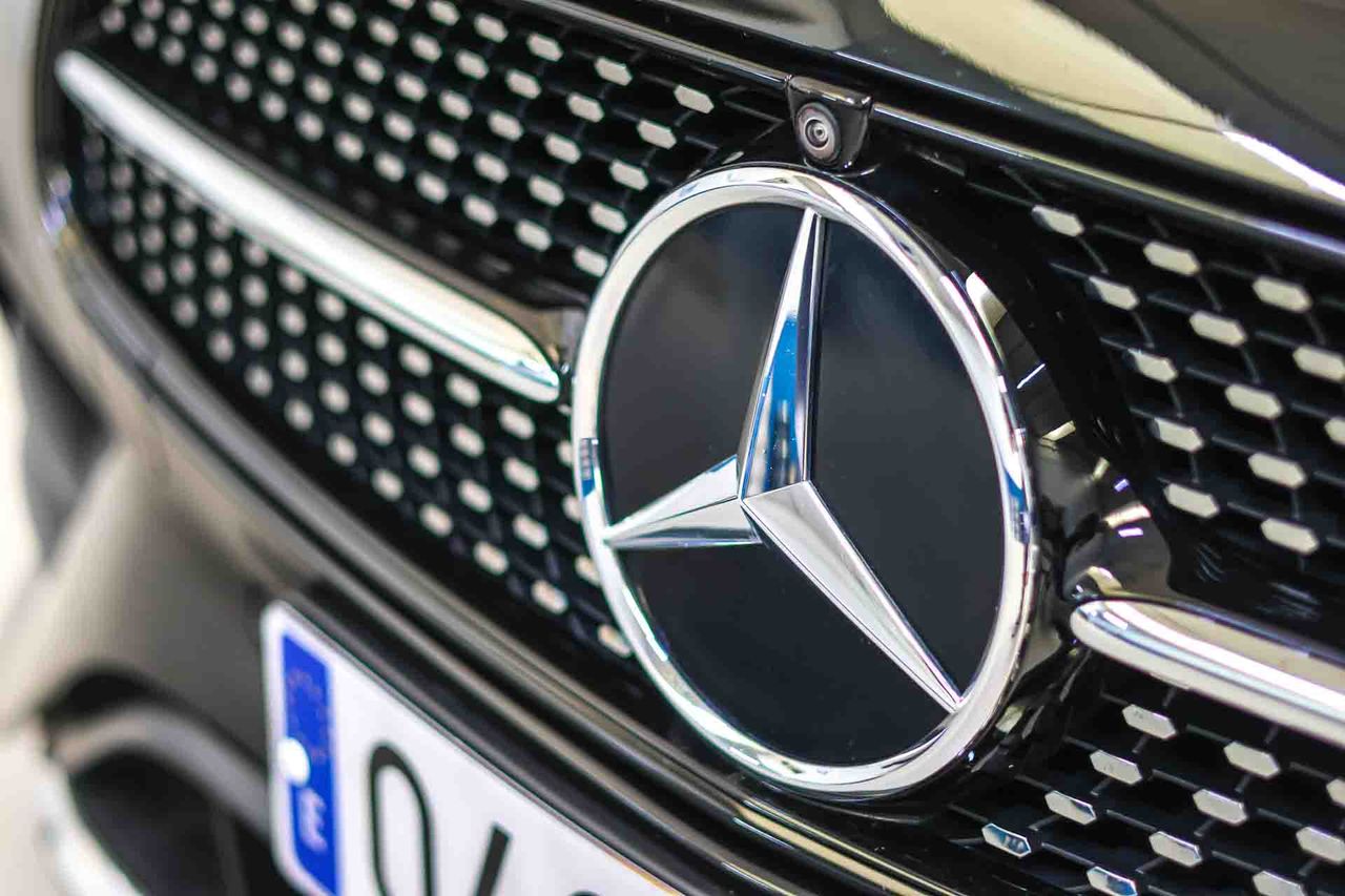 Mercedes Clase E E 220 d Coupé AMG Line **Techo solar** - Foto 9